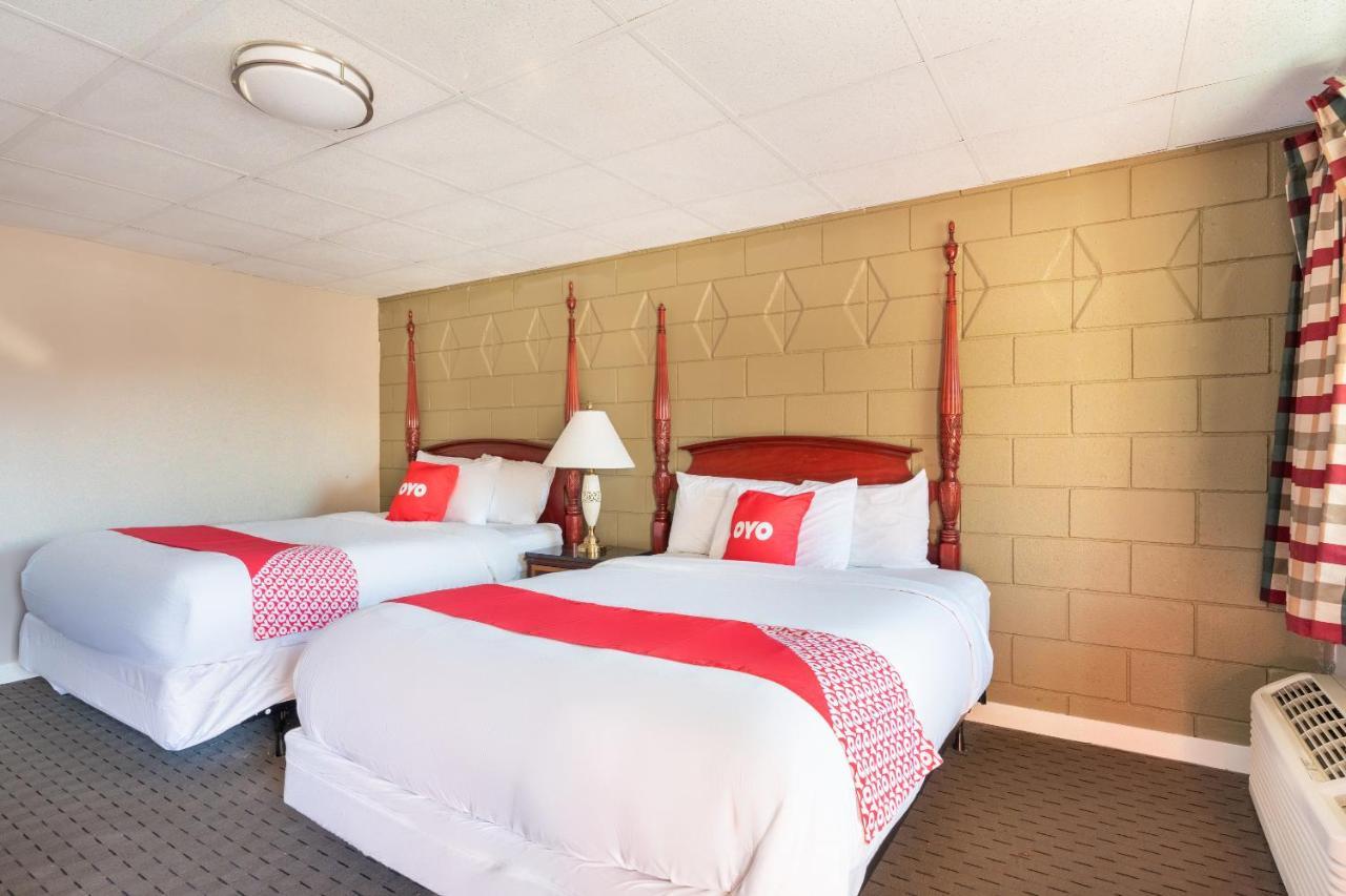 Oyo Hotel Malden Ma Broadway Экстерьер фото