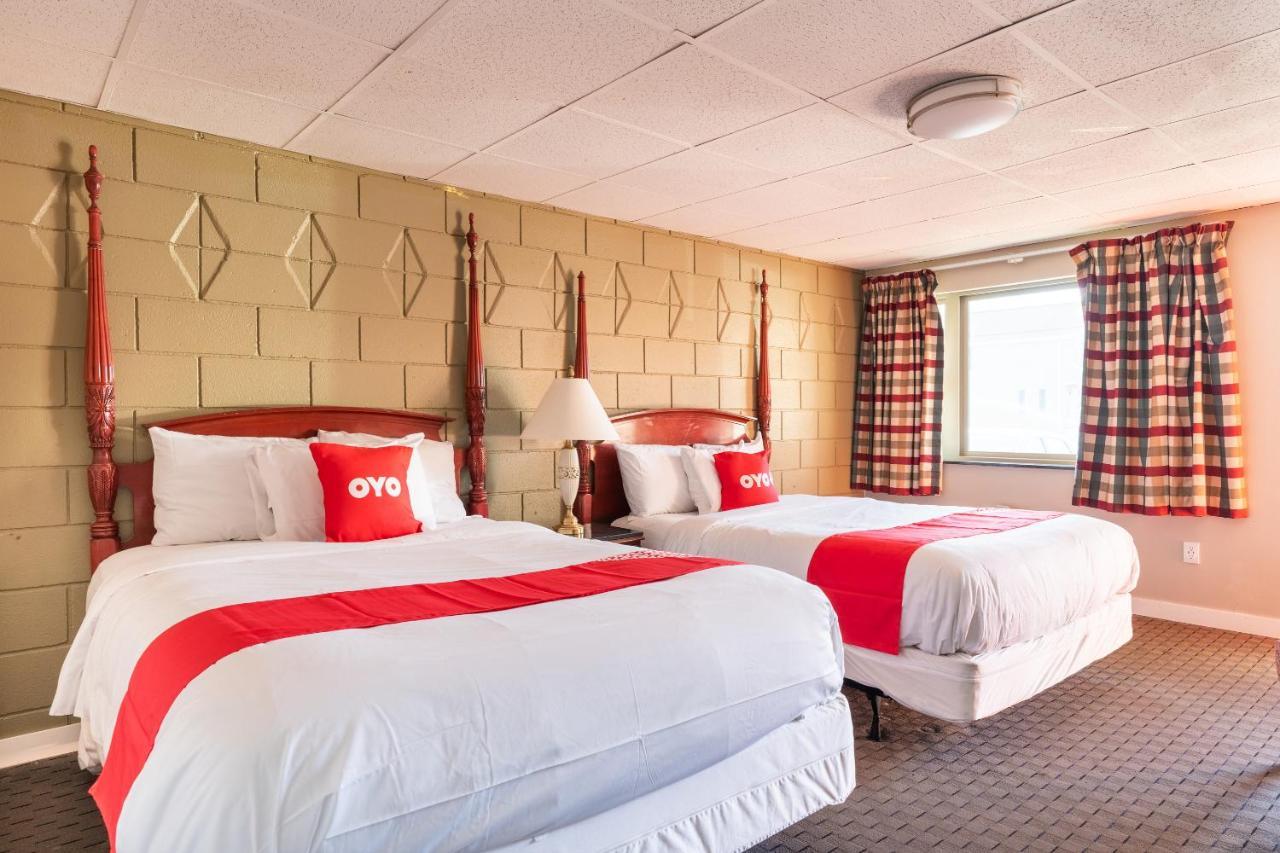 Oyo Hotel Malden Ma Broadway Экстерьер фото